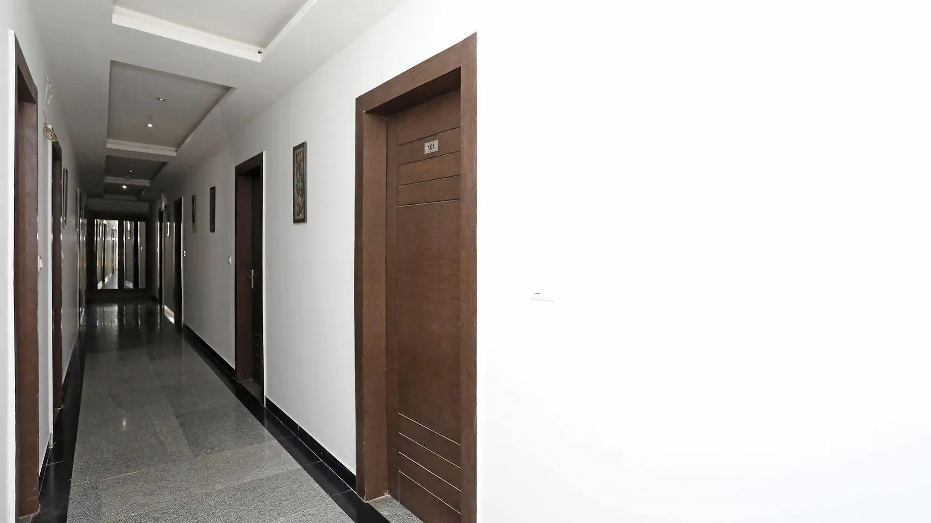 Hotel Riviera Agra  3*, Agra (Uttar Pradesh)